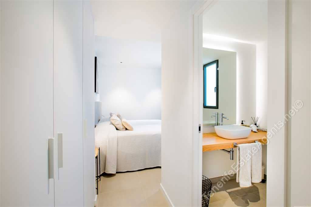 3 chambre Villa/Maison à vendre à Guia de Isora avec piscine - 1 830 000 € (Ref: 8480513)