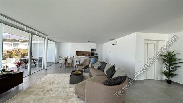 Chalet de 3 habitaciones en Callao Salvaje, Adeje en venta con piscina - 1.590.000 € (Ref: 8550458)