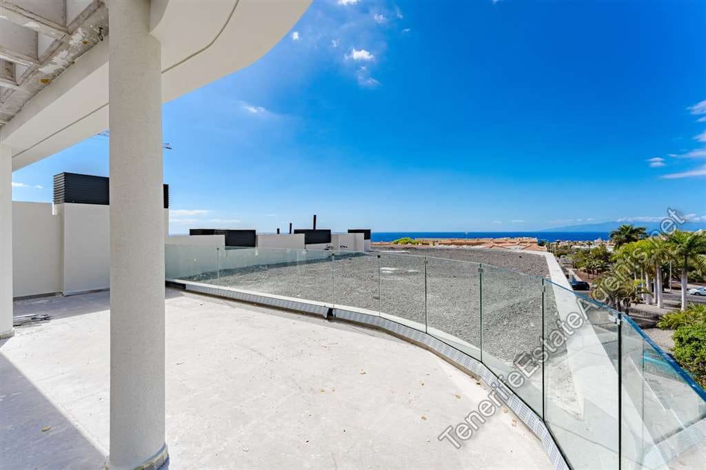 3 bedroom Apartment for sale in Costa Adeje with pool - € 1,295,000 (Ref: 8671623)