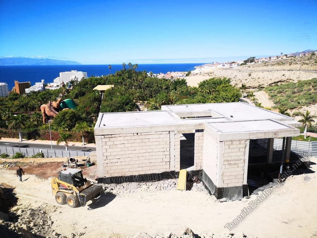 3 bedroom Villa for sale in Adeje with pool - € 2,700,000 (Ref: 8914664)