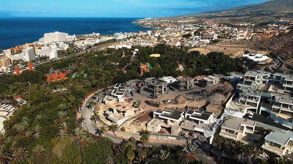 3 bedroom Villa for sale in Adeje with pool - € 2,700,000 (Ref: 8914664)