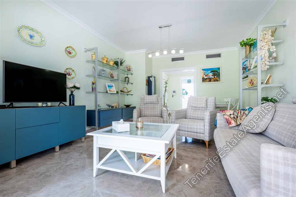 2 bedroom Apartment for sale in Los Cristianos with pool - € 575,000 (Ref: 9262108)