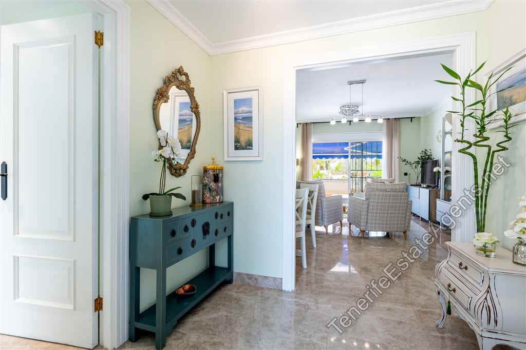2 bedroom Apartment for sale in Los Cristianos with pool - € 575,000 (Ref: 9262108)