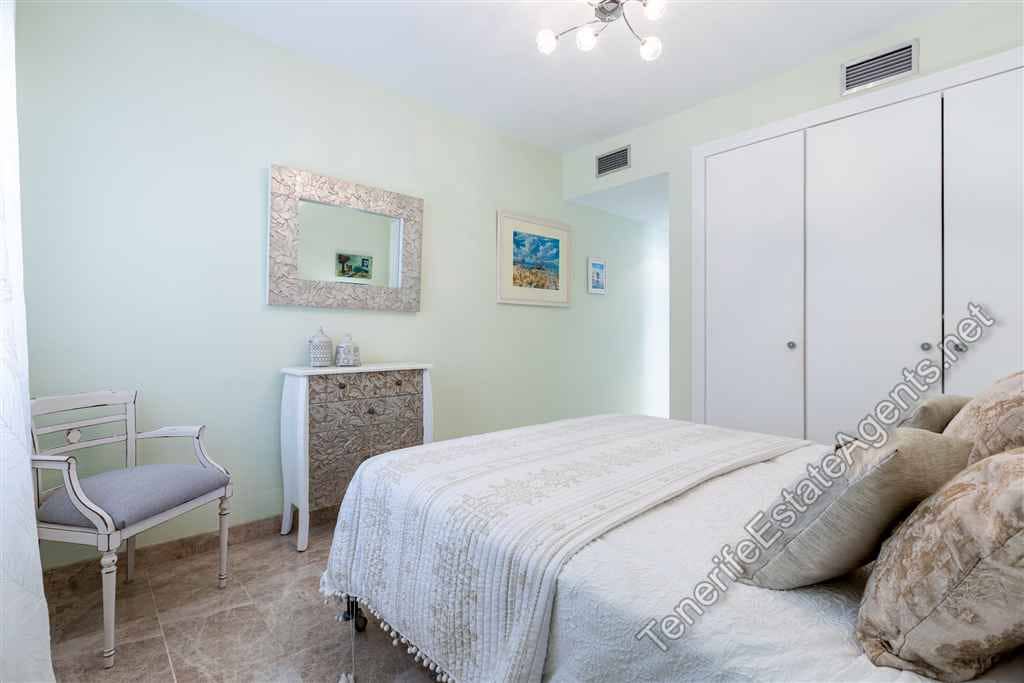 2 bedroom Apartment for sale in Los Cristianos with pool - € 575,000 (Ref: 9262108)