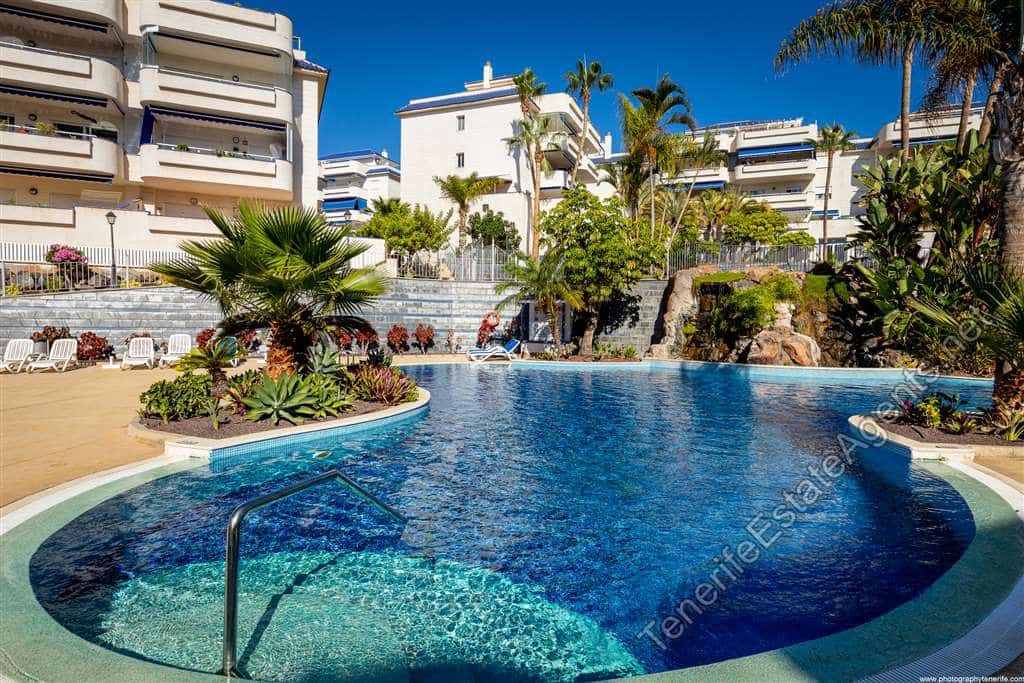 2 bedroom Apartment for sale in Los Cristianos with pool - € 575,000 (Ref: 9262108)