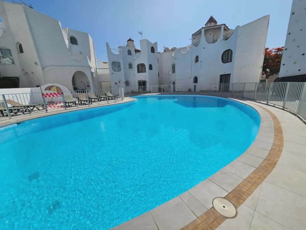 2 sypialnia Apartament na sprzedaż w Playa de las Americas z basenem - 299 950 € (Ref: 9275649)