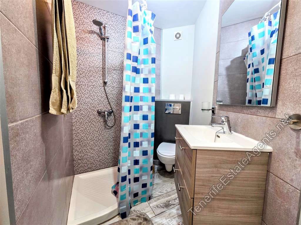 2 sypialnia Apartament na sprzedaż w Playa de las Americas z basenem - 299 950 € (Ref: 9275649)