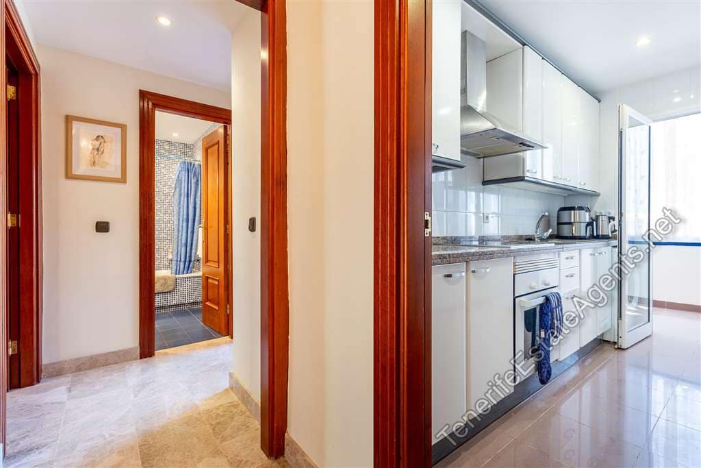 2 bedroom Apartment for sale in Los Cristianos with pool - € 475,000 (Ref: 9310347)