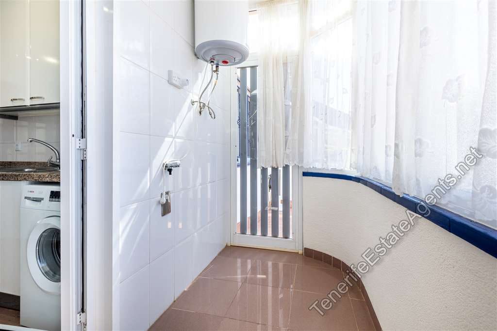 2 bedroom Apartment for sale in Los Cristianos with pool - € 475,000 (Ref: 9310347)