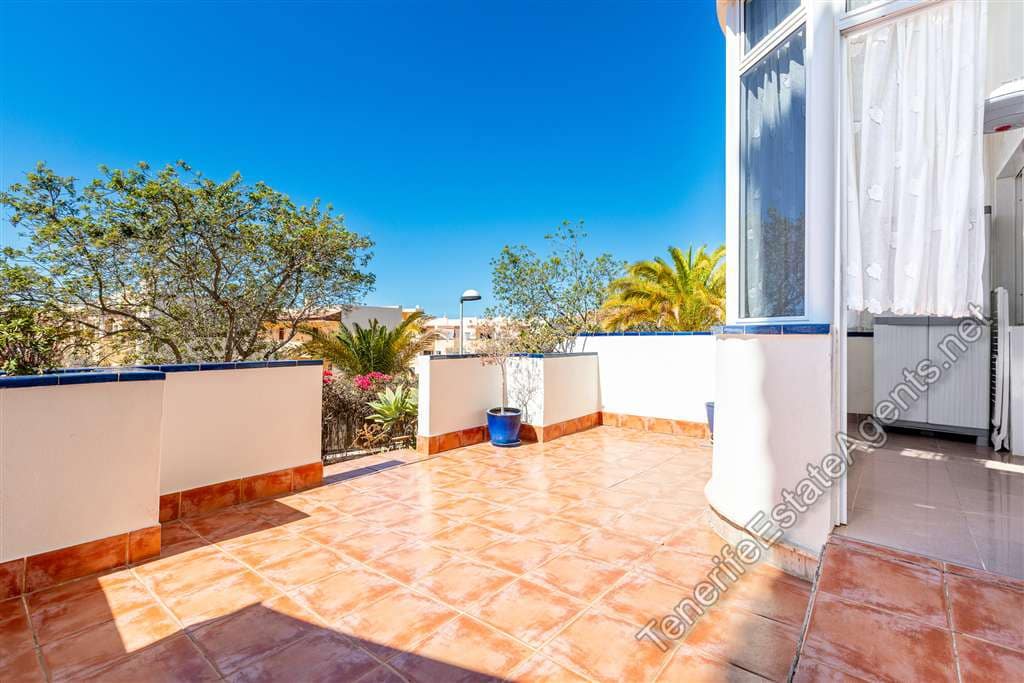 2 bedroom Apartment for sale in Los Cristianos with pool - € 475,000 (Ref: 9310347)