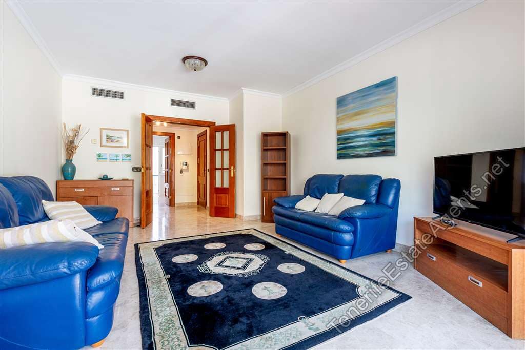 Apartamento de 2 habitaciones en Los Cristianos en venta con piscina - 475.000 € (Ref: 9310347)