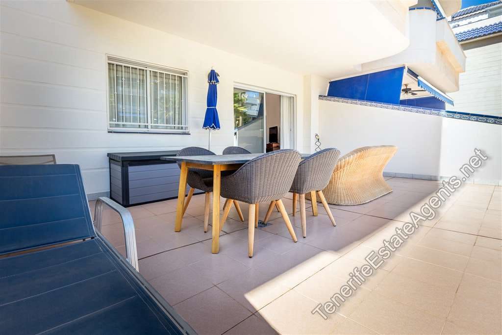 Apartamento de 2 habitaciones en Los Cristianos en venta con piscina - 475.000 € (Ref: 9310347)