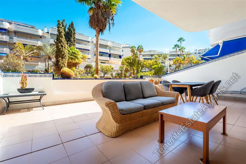 Apartamento de 2 habitaciones en Los Cristianos en venta con piscina - 475.000 € (Ref: 9310347)