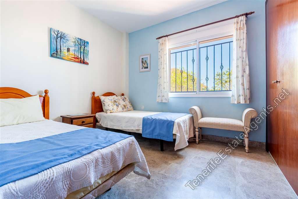 Apartamento de 2 habitaciones en Los Cristianos en venta con piscina - 475.000 € (Ref: 9310347)