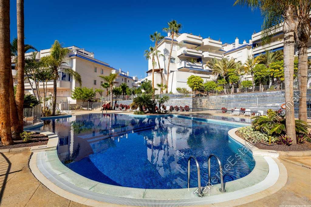 Apartamento de 2 habitaciones en Los Cristianos en venta con piscina - 475.000 € (Ref: 9310347)
