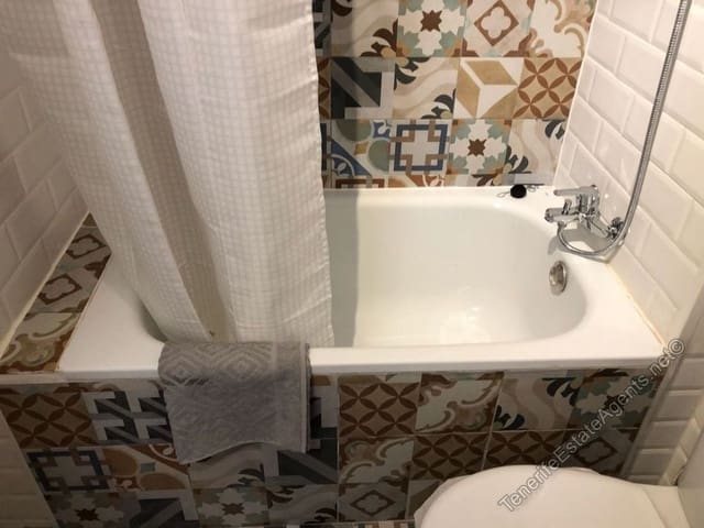 Studio te koop in Los Cristianos, Arona met zwembad - € 220.000 (Ref: 9329979)