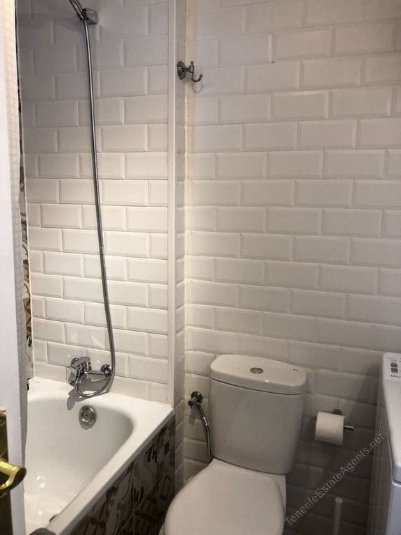 Studio for sale in Los Cristianos with pool - € 220,000 (Ref: 9329979)