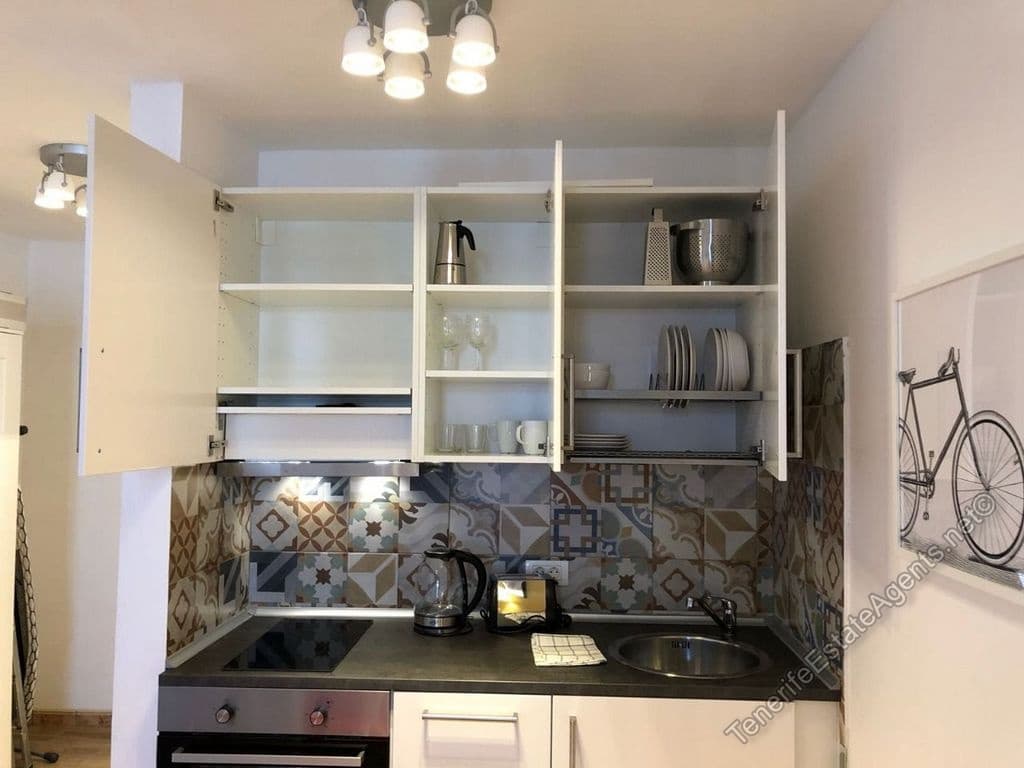 Studio for sale in Los Cristianos with pool - € 220,000 (Ref: 9329979)