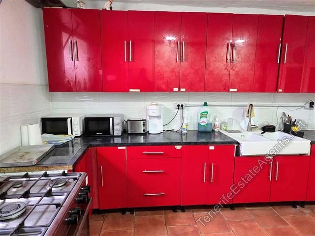 5 soveværelse Byhus til salg i Arona - € 179.950 (Ref: 9376500)