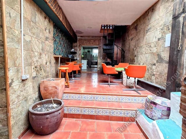 5 soveværelse Byhus til salg i Arona - € 179.950 (Ref: 9376500)