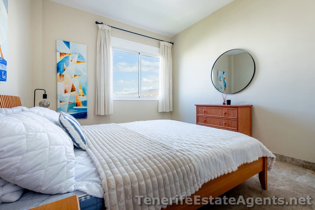 4 makuuhuone Huoneisto myytävänä paikassa Los Cristianos mukana uima-altaan - 719 950 € (Ref: 9425691)