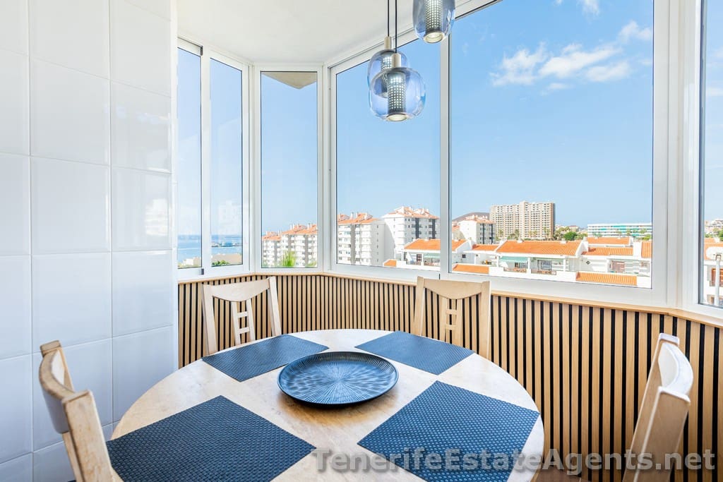 4 makuuhuone Huoneisto myytävänä paikassa Los Cristianos mukana uima-altaan - 719 950 € (Ref: 9425691)