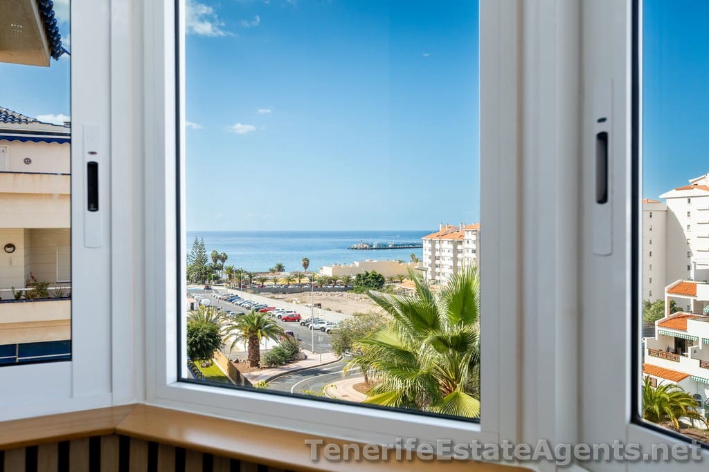 4 makuuhuone Huoneisto myytävänä paikassa Los Cristianos mukana uima-altaan - 719 950 € (Ref: 9425691)