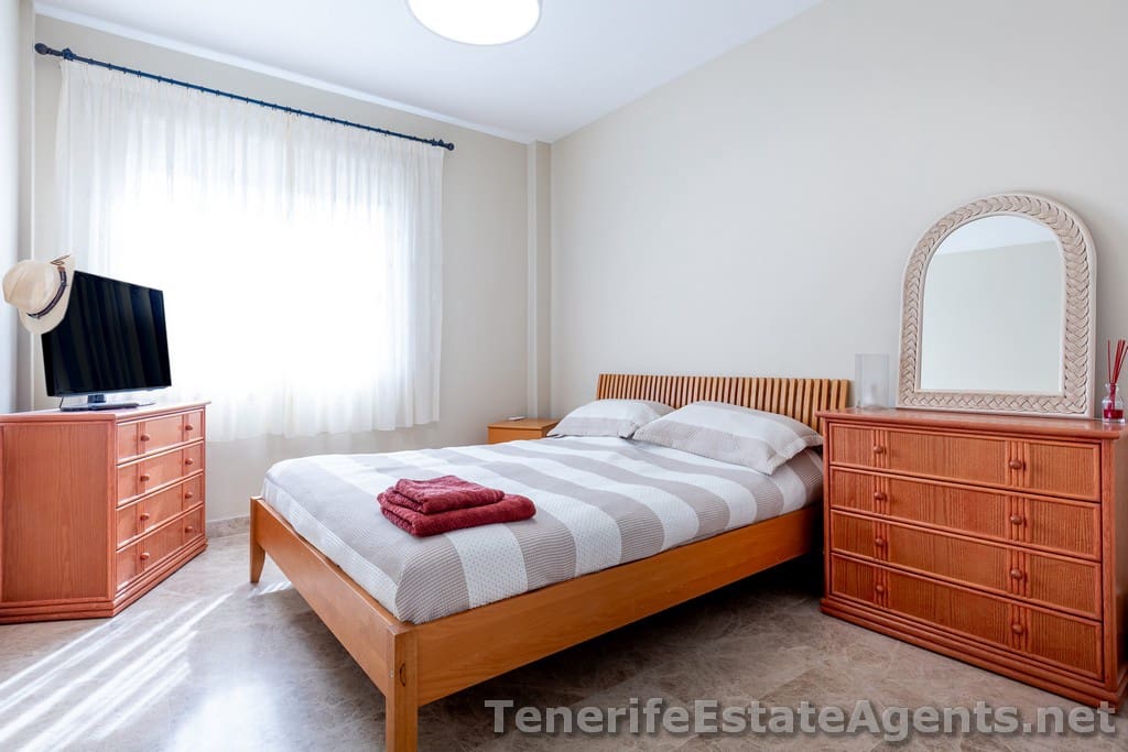 4 makuuhuone Huoneisto myytävänä paikassa Los Cristianos mukana uima-altaan - 719 950 € (Ref: 9425691)