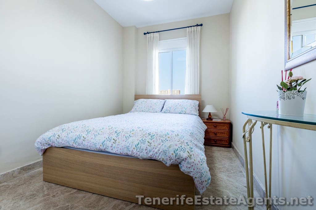 4 makuuhuone Huoneisto myytävänä paikassa Los Cristianos mukana uima-altaan - 719 950 € (Ref: 9425691)