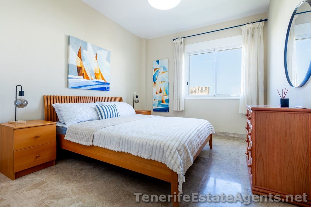 4 makuuhuone Huoneisto myytävänä paikassa Los Cristianos mukana uima-altaan - 719 950 € (Ref: 9425691)