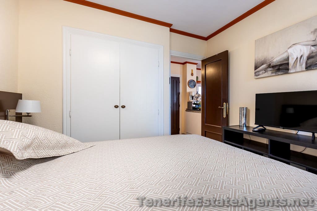 1 makuuhuone Huoneisto myytävänä paikassa Los Cristianos mukana uima-altaan - 289 950 € (Ref: 9426749)