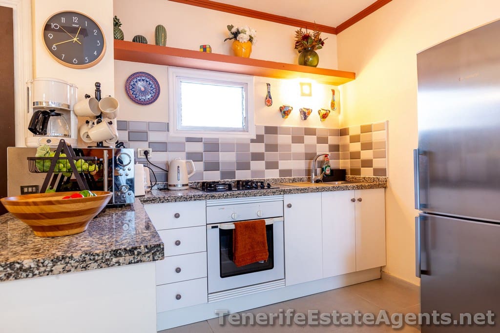 1 sypialnia Apartament na sprzedaż w Los Cristianos z basenem - 289 950 € (Ref: 9426749)