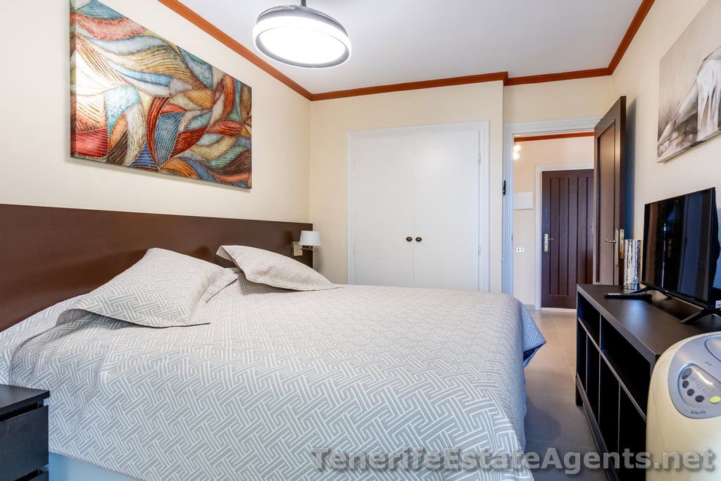 1 sypialnia Apartament na sprzedaż w Los Cristianos z basenem - 289 950 € (Ref: 9426749)