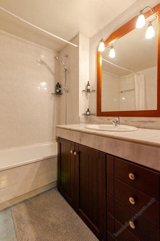 1 soverom Leilighet til salgs i Los Cristianos med svømmebasseng - € 295 000 (Ref: 9432855)