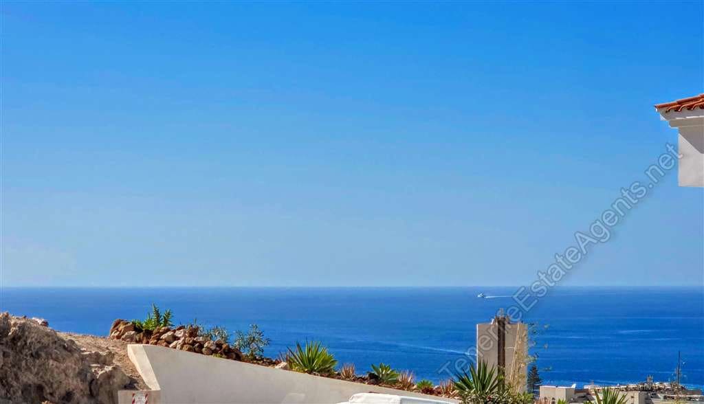 Studio for sale in Los Cristianos - € 225,000 (Ref: 9448560)