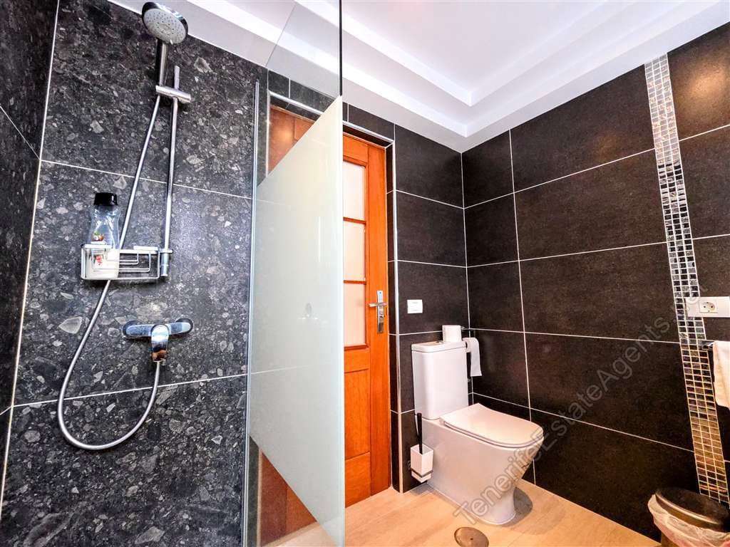 Studio for sale in Los Cristianos - € 225,000 (Ref: 9448560)