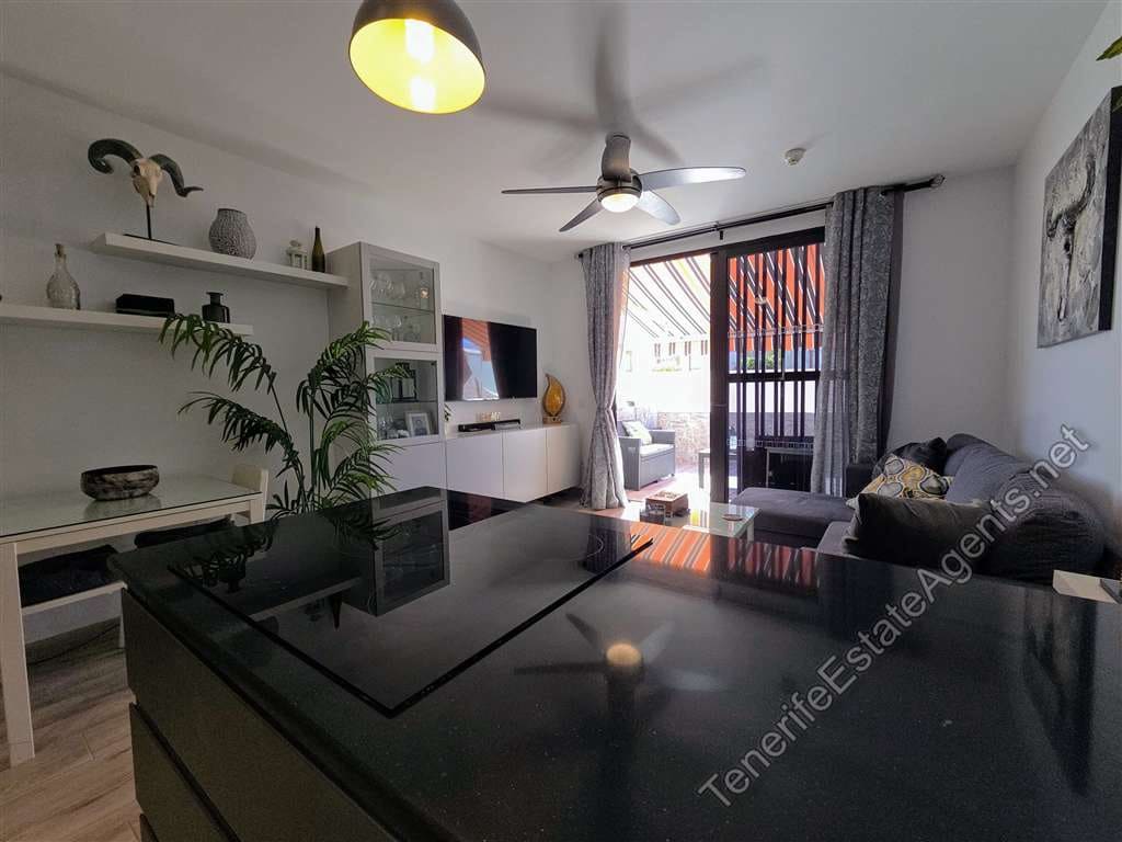 1 soveværelse Lejlighed til salg i San Eugenio med swimmingpool - € 249.950 (Ref: 9508106)