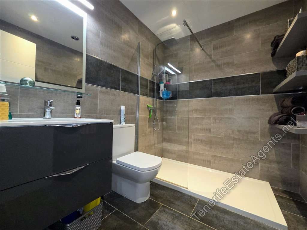 1 soveværelse Lejlighed til salg i San Eugenio med swimmingpool - € 249.950 (Ref: 9508106)