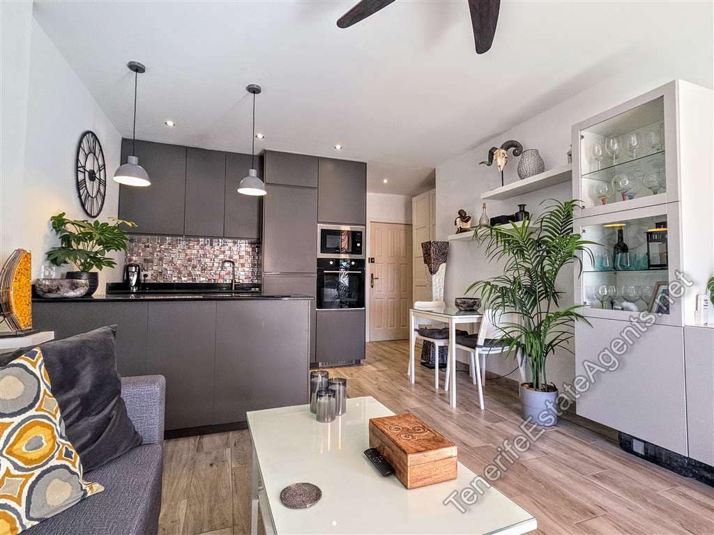 1 soverom Leilighet til salgs i San Eugenio med svømmebasseng - € 229 950 (Ref: 9508106)