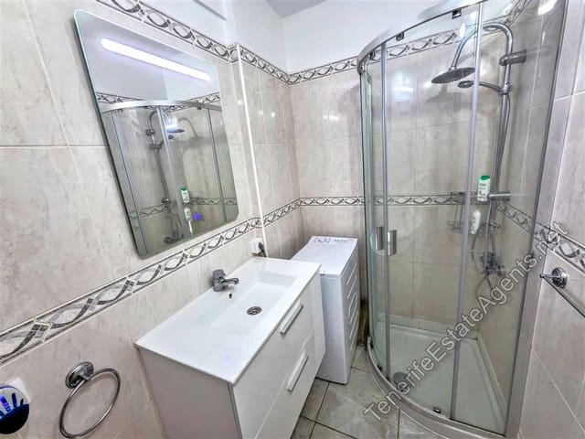 1 quarto Apartamento para venda em Los Cristianos, Arona com piscina - 239 000 € (Ref: 9508107)