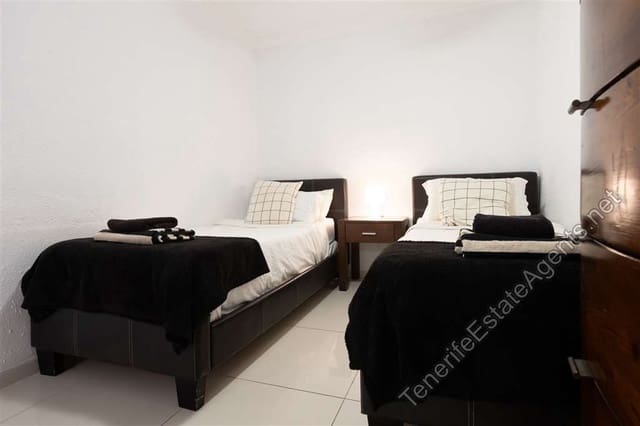 2 sovrum Lägenhet till salu i Playa de las Americas, Arona med pool - 575 000 € (Ref: 9580389)