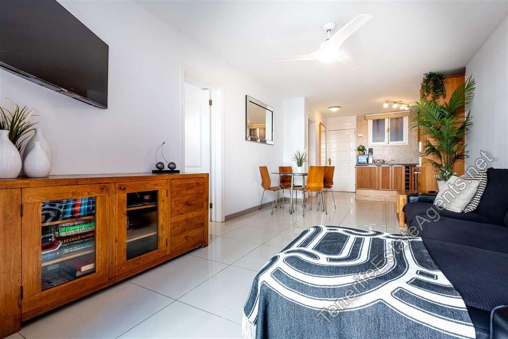 2 slaapkamer Appartement te koop in Playa de las Americas met zwembad - € 575.000 (Ref: 9580389)