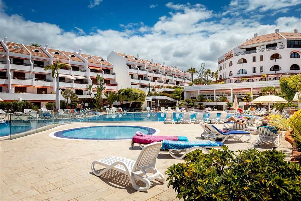 2 slaapkamer Appartement te koop in Playa de las Americas met zwembad - € 575.000 (Ref: 9580389)