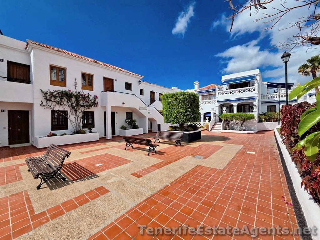 2 quarto Apartamento para venda em Los Cristianos com piscina - 399 950 € (Ref: 9636246)