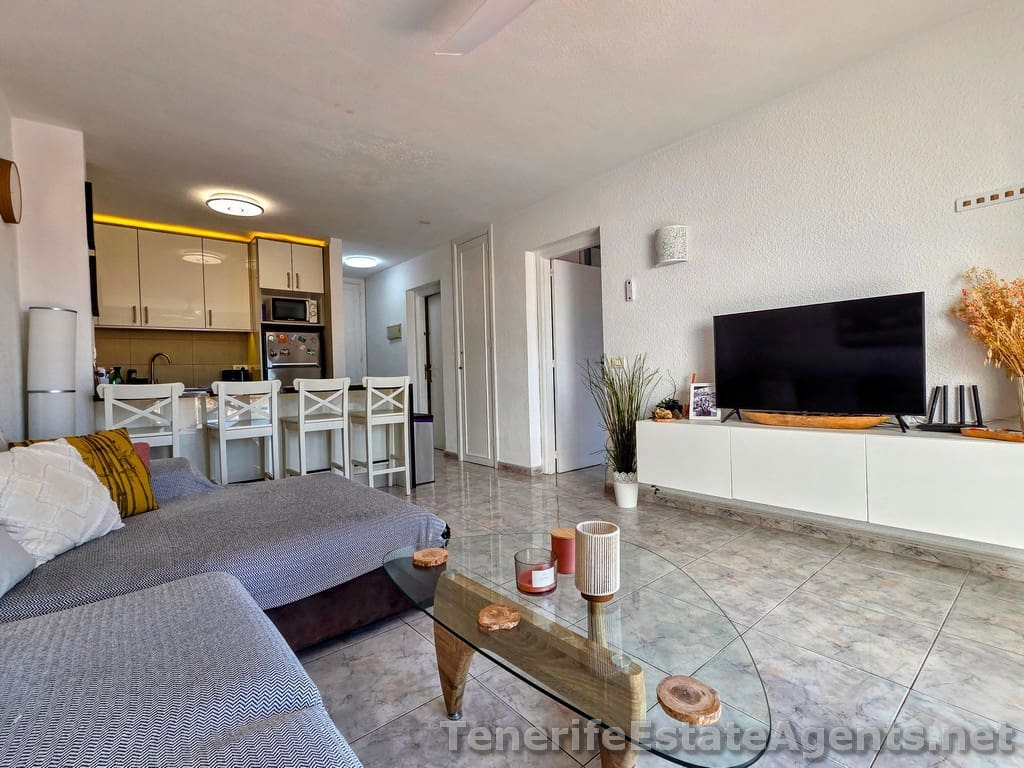2 quarto Apartamento para venda em Los Cristianos com piscina - 399 950 € (Ref: 9636246)