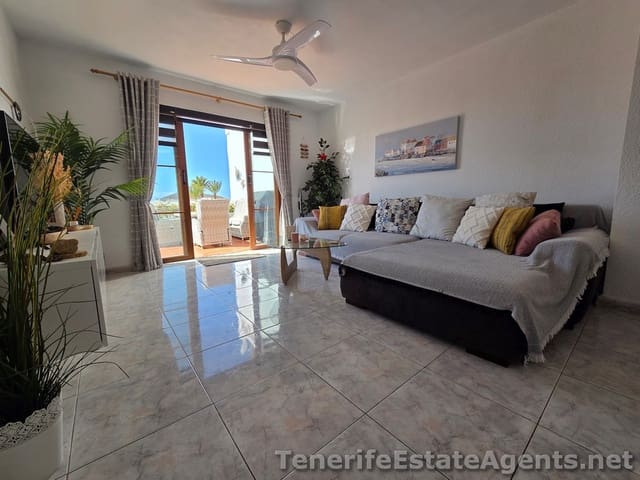 2 makuuhuone Huoneisto myytävänä paikassa Los Cristianos, Arona mukana uima-altaan - 419 950 € (Ref: 9636246)