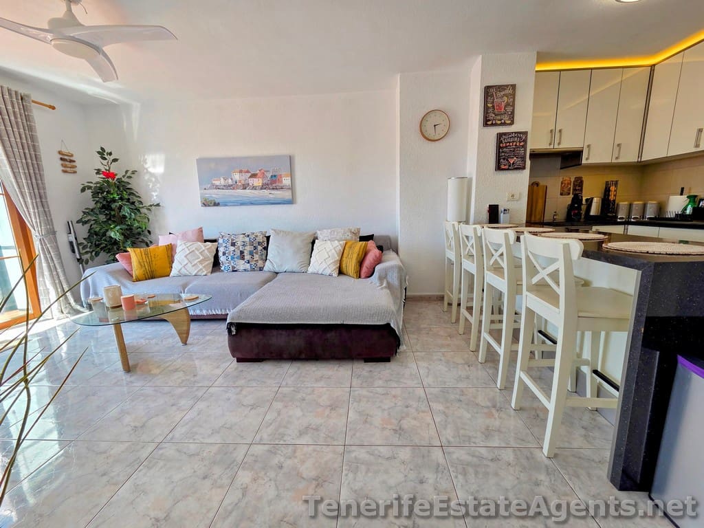 2 quarto Apartamento para venda em Los Cristianos com piscina - 399 950 € (Ref: 9636246)