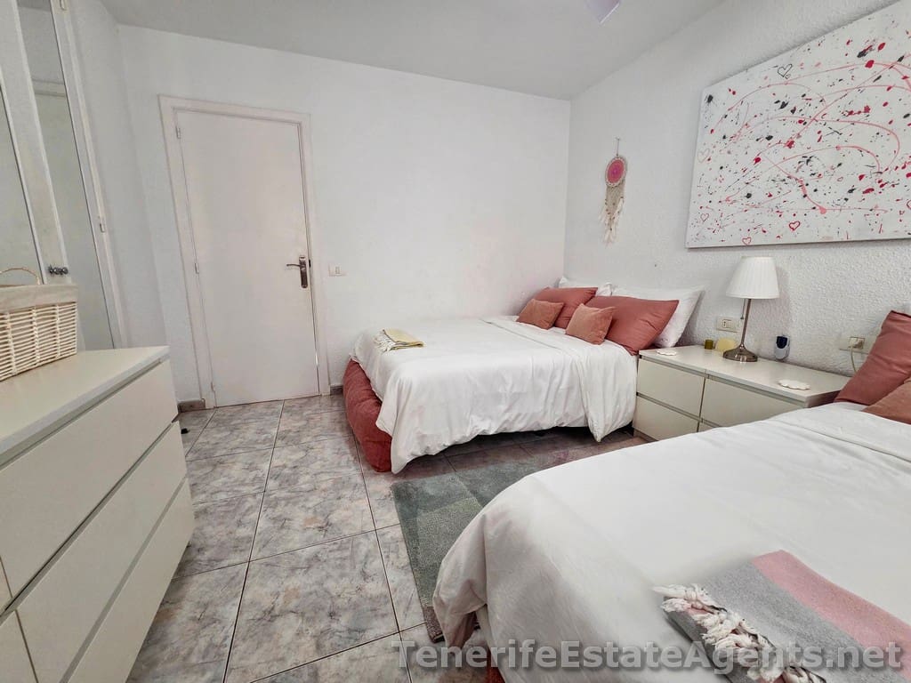 2 quarto Apartamento para venda em Los Cristianos com piscina - 399 950 € (Ref: 9636246)