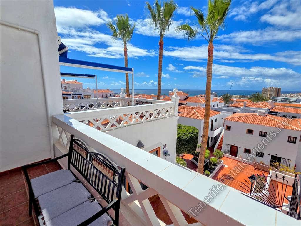 1 bedroom Apartment for sale in Los Cristianos with pool - € 279,000 (Ref: 9697946)