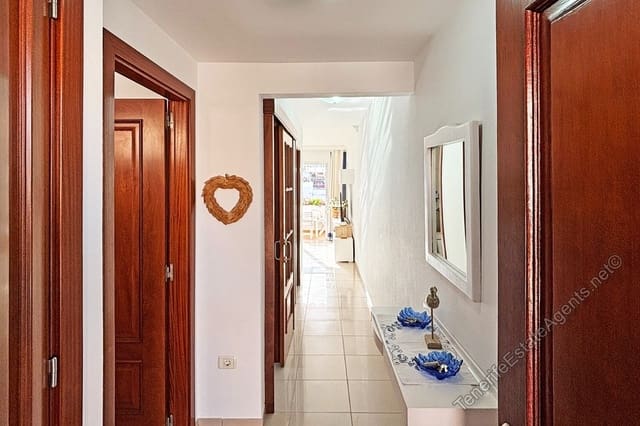 1 chambre Appartement à vendre à Los Cristianos, Arona avec piscine - 299 000 € (Ref: 9824572)